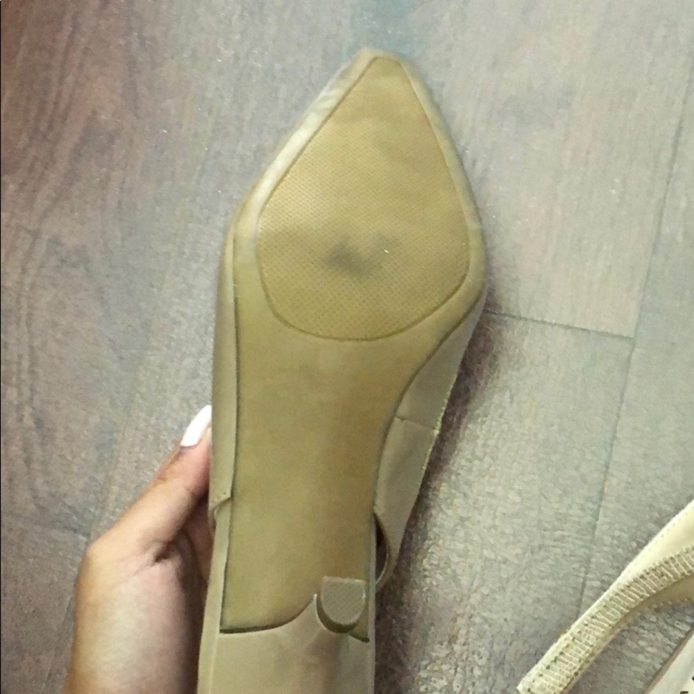 Heels - Picture 4 of 4